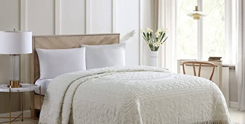 Product image of the Beatrice Home Fashions Medallion Chenille Bedspread