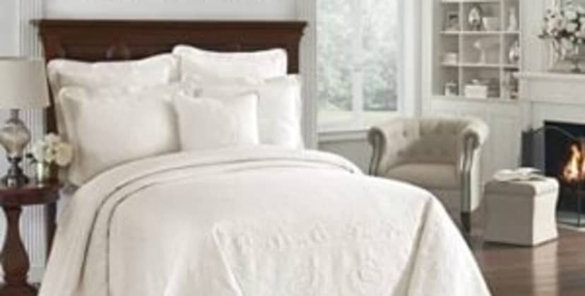 Historic Charleston King Charles Modern Farmhouse Floral Matelasse Bedspread