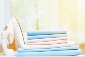 how to fold a fitted sheet