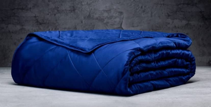 Product page photo of the Luxome Lightweight Blanket