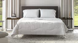 Saatva Lightweight Down Alternative Comforter