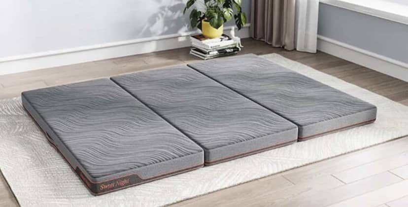 Product page photo of the SweetNight Tri-Folding Mattress